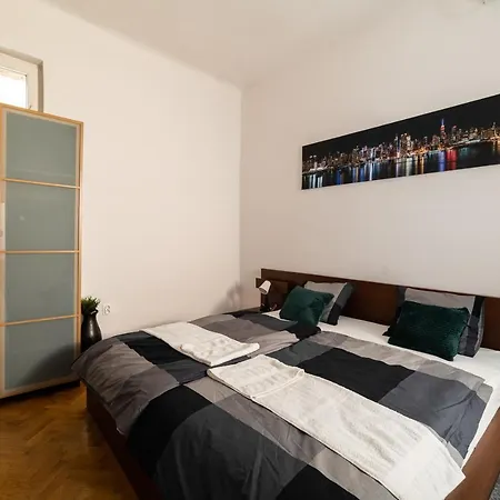 Ro-Land Vendeghaz Apartment Miskolc Exterior photo